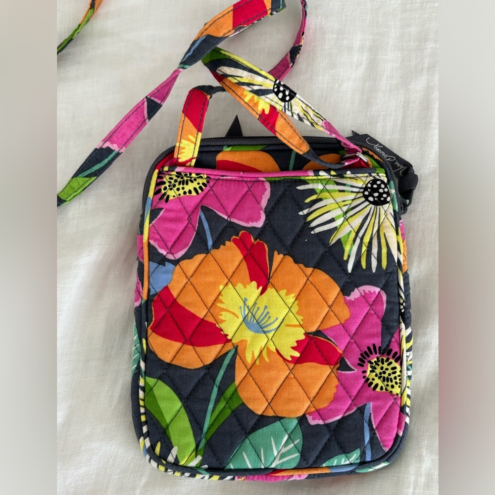 Vera Bradley Mini Hipster Jazzy Blooms Crossbody purse Brand New condition - Picture 2 of 2